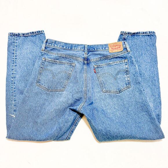 Levi's 501 Button Fly Ripped Light/Medium Wash Denim Jeans Straight Size 32 x 30 - Picture 5 of 9